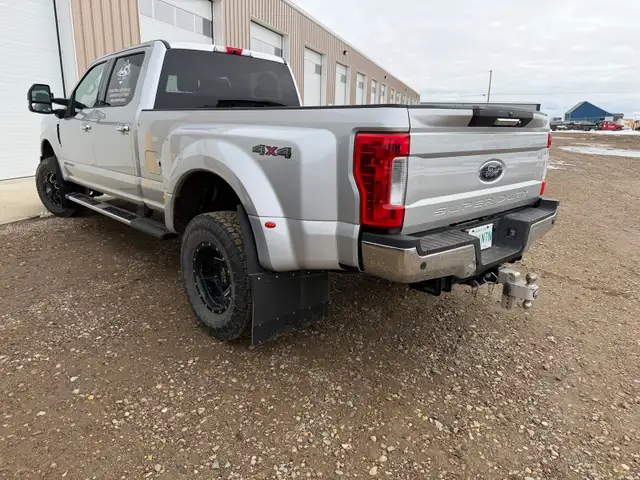 2019 F350 Dually LOW KM - Photo 5
