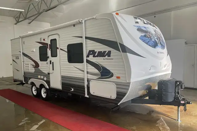 2012 Palomino Puma 22KRB – Pre-Owned Light Weight Travel Trailer - Photo 2
