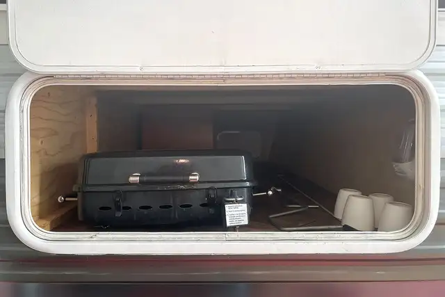2012 Palomino Puma 22KRB – Pre-Owned Light Weight Travel Trailer - Photo 10