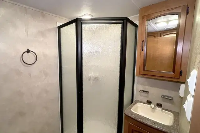 2012 Palomino Puma 22KRB – Pre-Owned Light Weight Travel Trailer - Photo 25