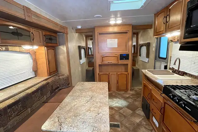 2012 Palomino Puma 22KRB – Pre-Owned Light Weight Travel Trailer - Photo 30