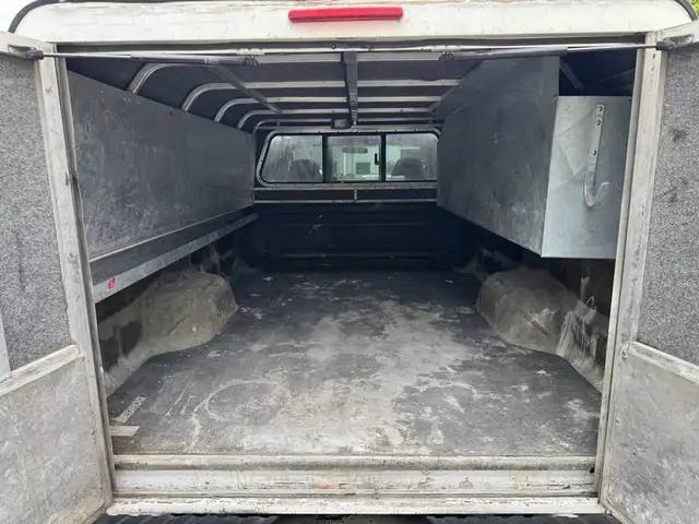 2010 Ford F-250 XLT / Ext Cab / 8 Ft Long Box / 4x4 / Canopy - Photo 13