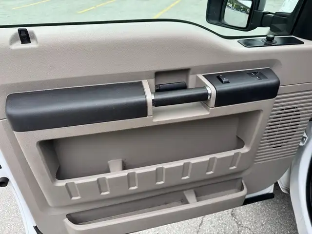 2010 Ford F-250 XLT / Ext Cab / 8 Ft Long Box / 4x4 / Canopy - Photo 20