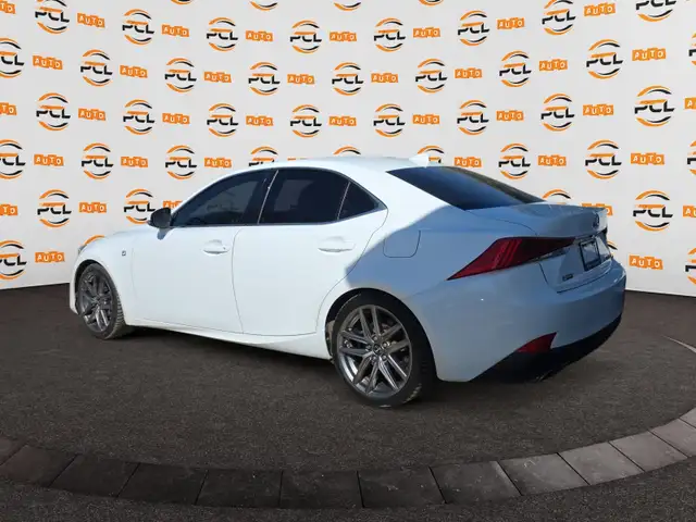 2017 Lexus IS 300 - Photo 5