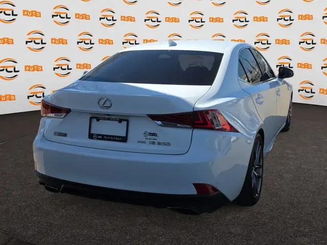 2017 Lexus IS 300 - Photo 7