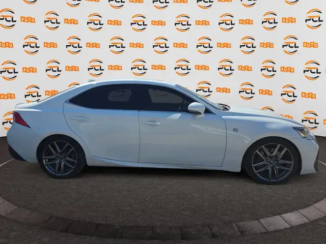 2017 Lexus IS 300 - Photo 8