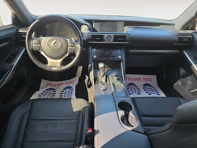 2017 Lexus IS 300 - Photo 9