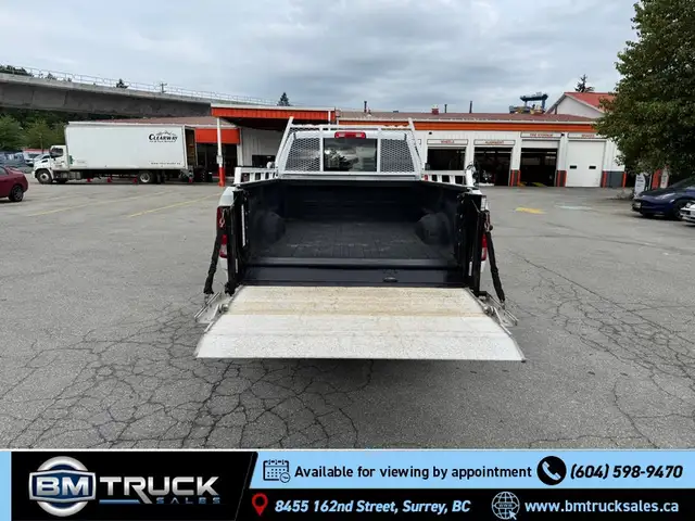 2018 Ram 3500 SXT Crew Cab / 8 Ft Long Box / Power Lift Gate - Photo 10