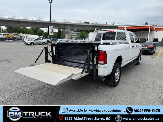 2018 Ram 3500 SXT Crew Cab / 8 Ft Long Box / Power Lift Gate - Photo 11