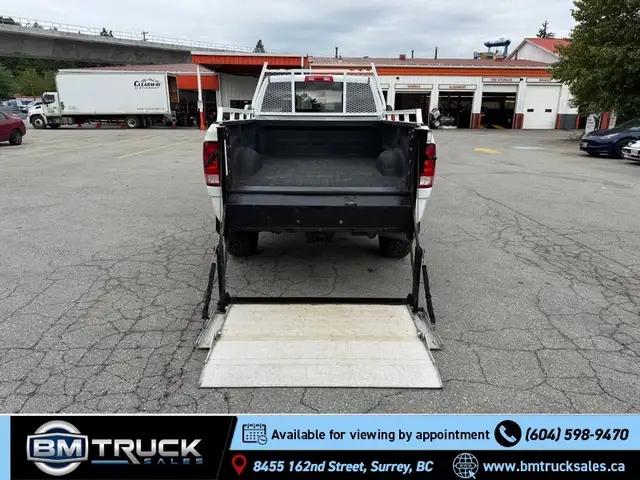 2018 Ram 3500 SXT Crew Cab / 8 Ft Long Box / Power Lift Gate - Photo 13