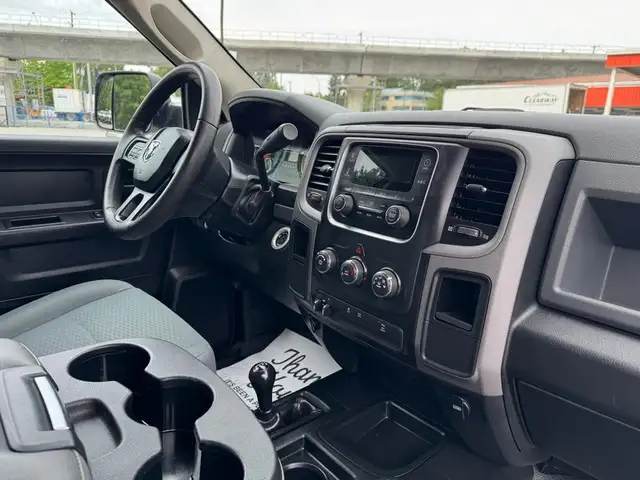 2018 Ram 3500 SXT Crew Cab / 8 Ft Long Box / Power Lift Gate - Photo 16