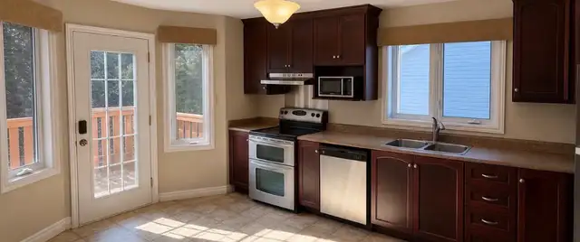 3 bedroom main level for rent - Photo 3