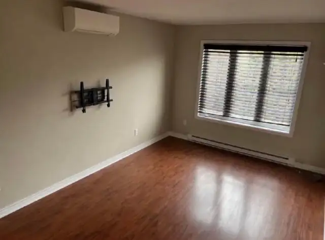 3 bedroom main level for rent - Photo 4