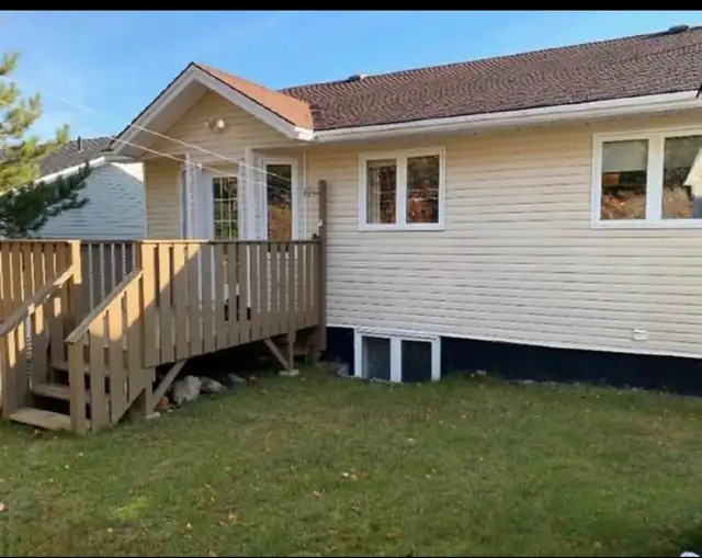 3 bedroom main level for rent - Photo 9