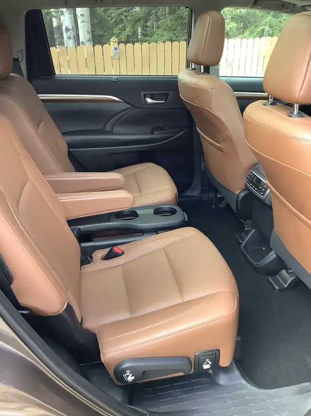 2019 Toyota Highlander Limited AWD - Photo 4