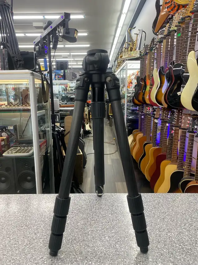 Induro CX214 Carbon Tripod