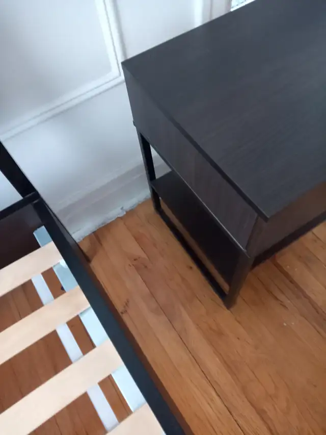 40$ - Table de chevet IKEA (TRYSIL) en très bon état - Photo 4