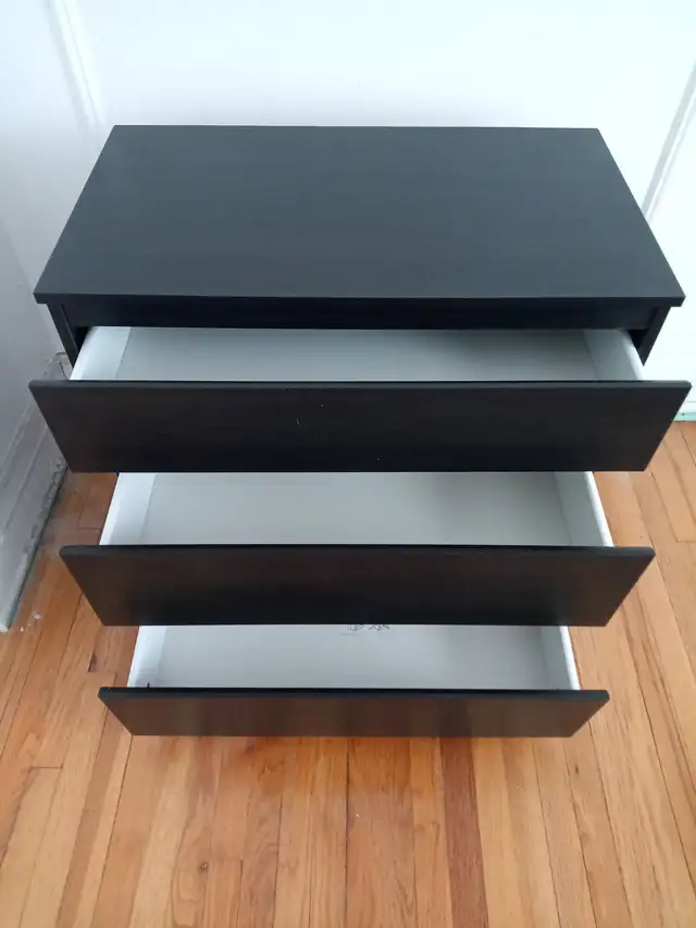 40$ - Table de chevet IKEA (TRYSIL) en très bon état - Photo 8