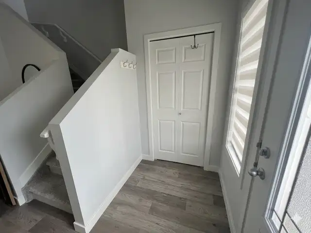 3 Bed 2.5 Bath Townhouse-Double Garage-Pet Friendly-Griesbach - Photo 3