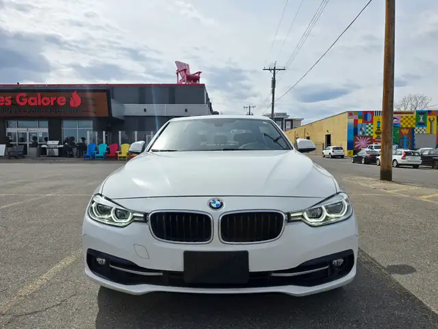 2017 BMW 3 Series xDrive Low KMs  1 Claim less than 3k - Photo 2