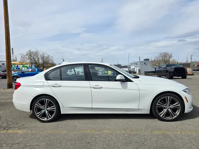 2017 BMW 3 Series xDrive Low KMs  1 Claim less than 3k - Photo 4