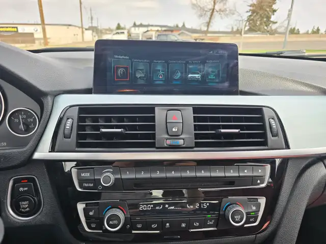 2017 BMW 3 Series xDrive Low KMs  1 Claim less than 3k - Photo 15