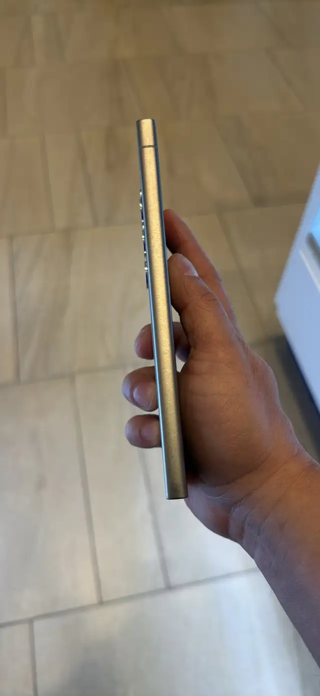Like new Samsung S24 Ultra | 256gb | 6 months warran - Photo 2
