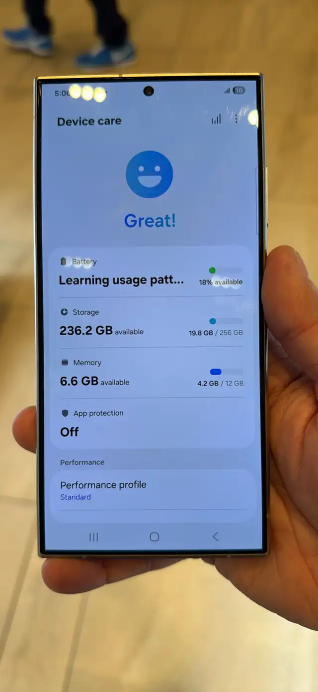 Like new Samsung S24 Ultra | 256gb | 6 months warran - Photo 5