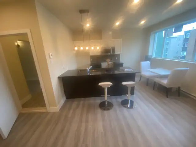 Studios:• $995/month• $1,049/month-Greenfield Park – South Shore