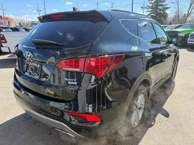 2017 Hyundai Santa Fe Sport AWD / 2.4L - Photo 4