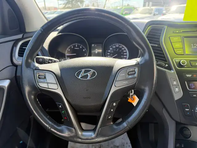 2017 Hyundai Santa Fe Sport AWD / 2.4L - Photo 11