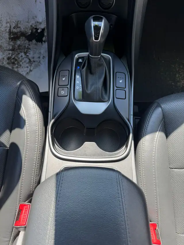 2017 Hyundai Santa Fe Sport AWD / 2.4L - Photo 12