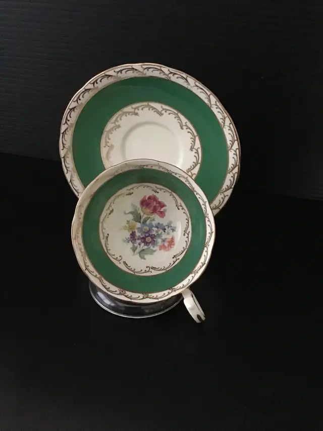 Antique Ansley tea cup and saucer $ 40.00 - Photo 2