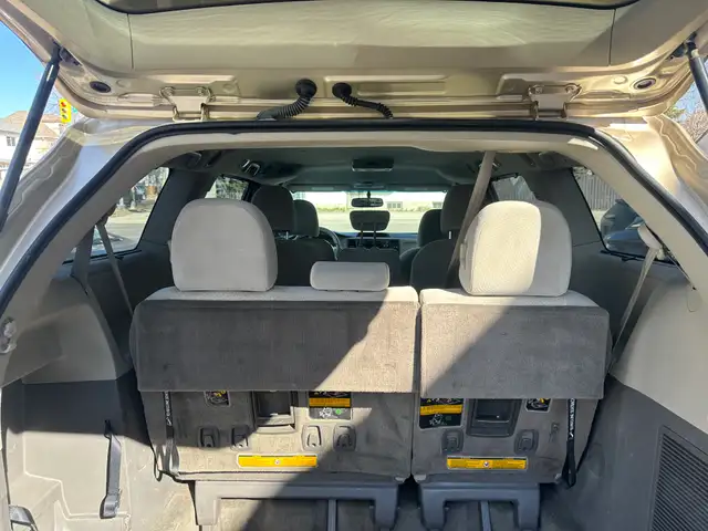 2011 Toyota Sienna LE NEW SAFETY CLEAN TITLE 8 PASSENGER - Photo 6