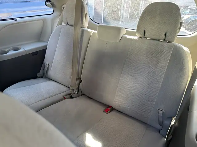 2011 Toyota Sienna LE NEW SAFETY CLEAN TITLE 8 PASSENGER - Photo 8