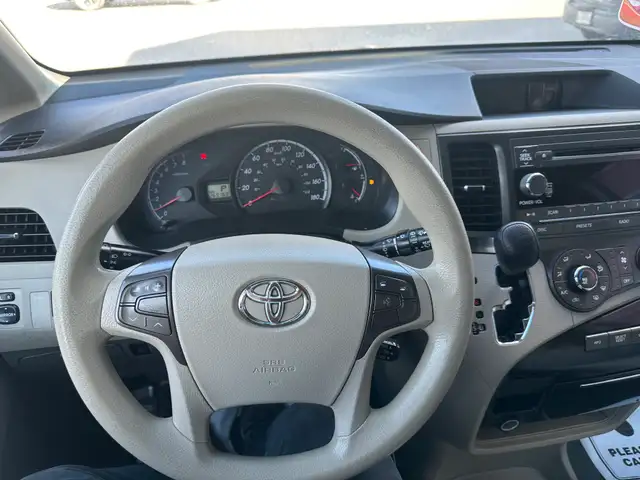 2011 Toyota Sienna LE NEW SAFETY CLEAN TITLE 8 PASSENGER - Photo 11