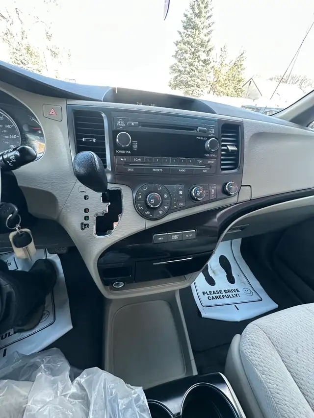 2011 Toyota Sienna LE NEW SAFETY CLEAN TITLE 8 PASSENGER - Photo 13