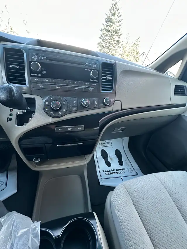 2011 Toyota Sienna LE NEW SAFETY CLEAN TITLE 8 PASSENGER - Photo 15