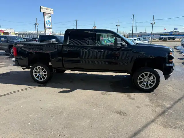 2016 Chevrolet Silverado 1500 LT / 5.3L V8 - Photo 6