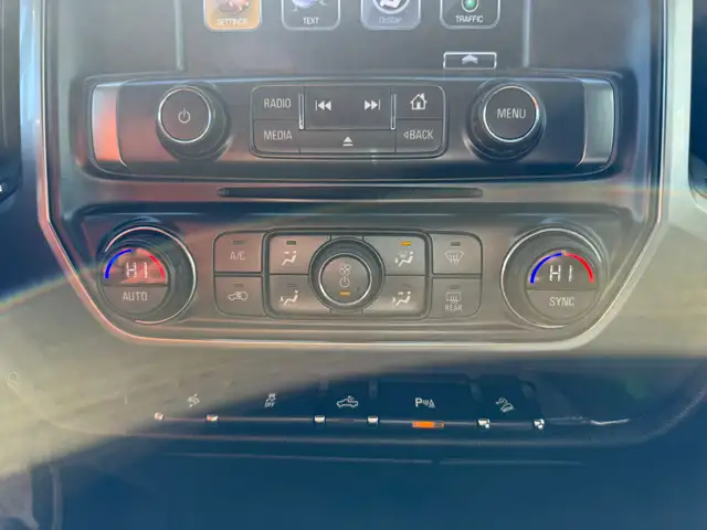 2016 Chevrolet Silverado 1500 LT / 5.3L V8 - Photo 17