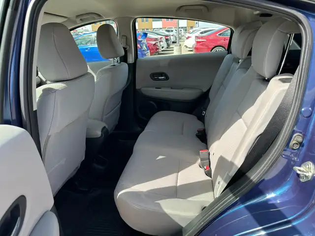 2016 Honda HR-V LX AWD | Backup Camera, Bluetooth - Photo 10