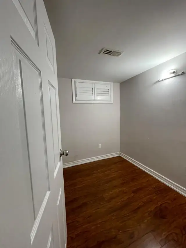 Basement apartment for rent - Location ! - Photo 6