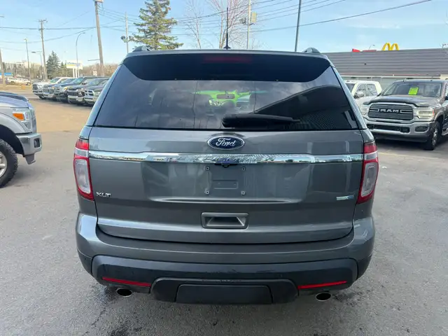 2014 Ford Explorer XLT 4WD / 7 SEATER / LEATHER LOADED - Photo 4