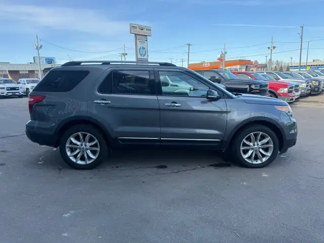 2014 Ford Explorer XLT 4WD / 7 SEATER / LEATHER LOADED - Photo 6