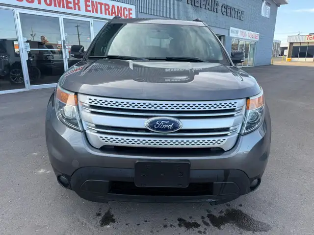 2014 Ford Explorer XLT 4WD / 7 SEATER / LEATHER LOADED - Photo 8