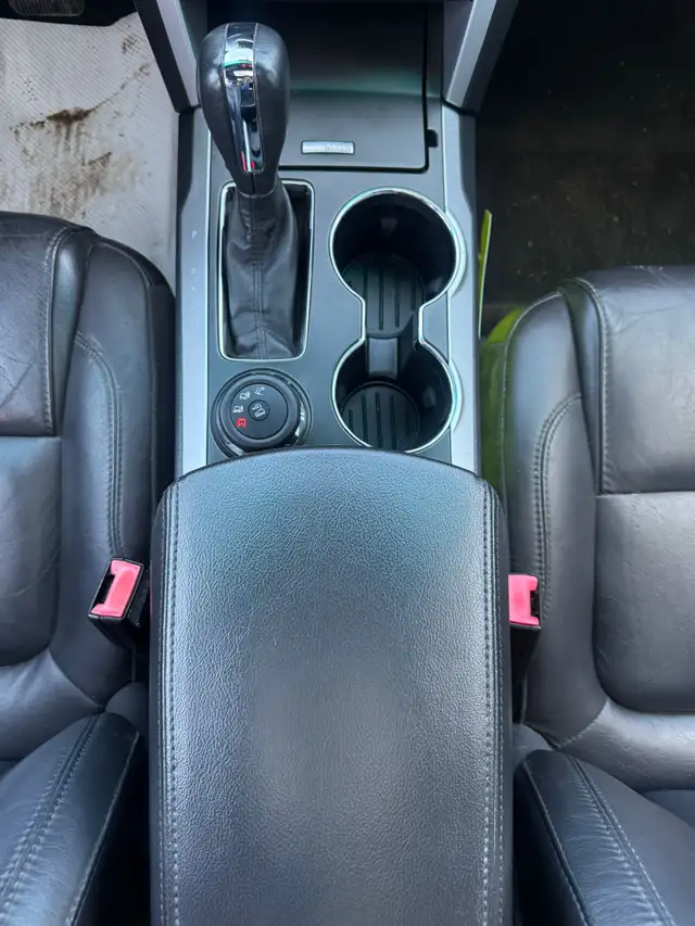 2014 Ford Explorer XLT 4WD / 7 SEATER / LEATHER LOADED - Photo 21