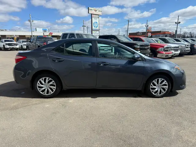 2017 Toyota Corolla - Photo 6