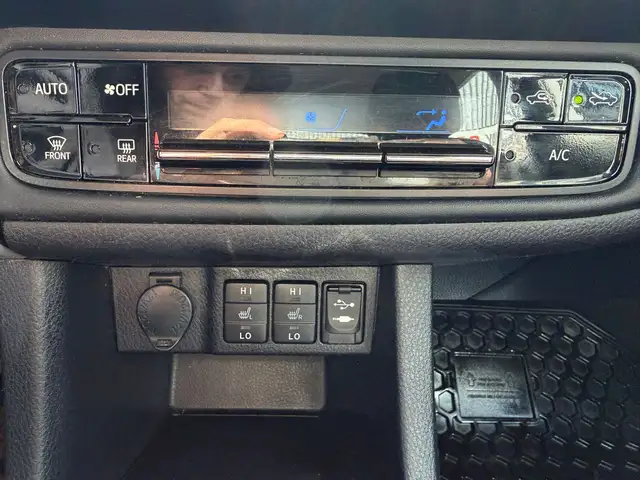 2017 Toyota Corolla - Photo 11