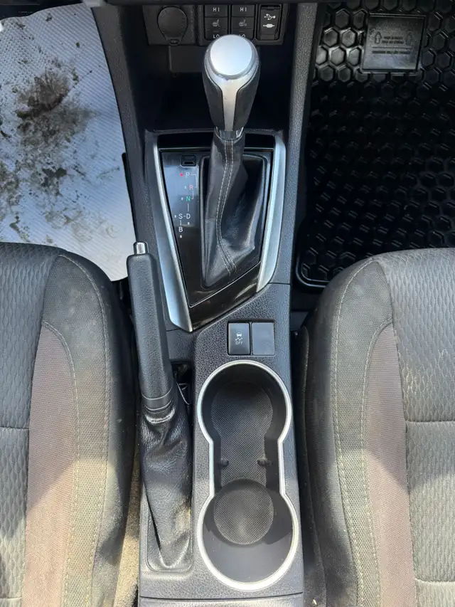 2017 Toyota Corolla - Photo 15