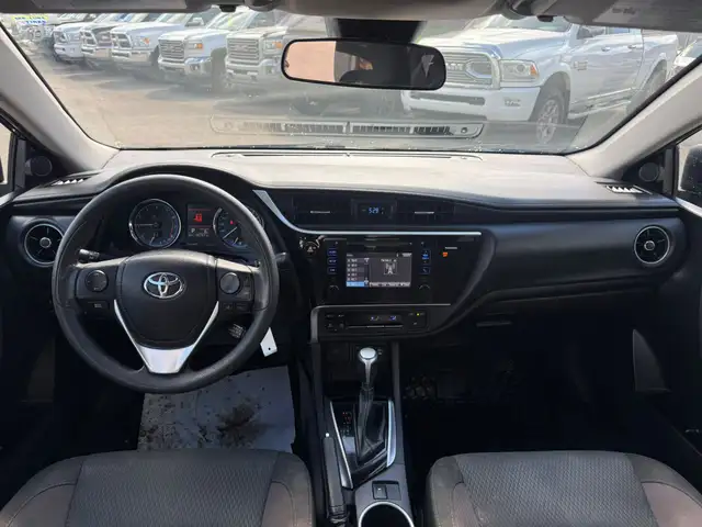 2017 Toyota Corolla - Photo 17